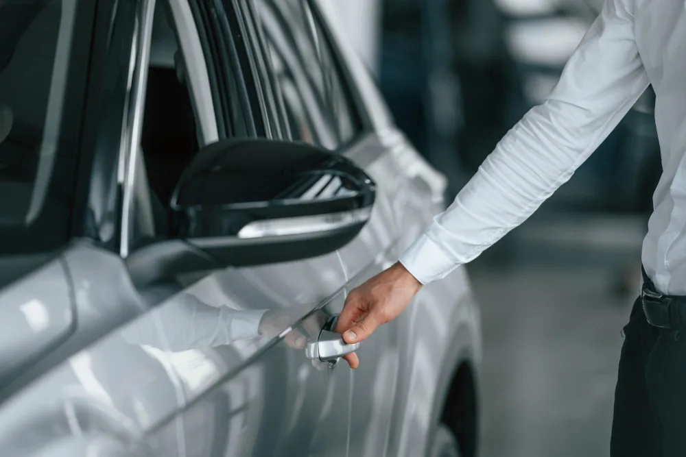 Picking up a rental car at Nassau or Freeport airport counter